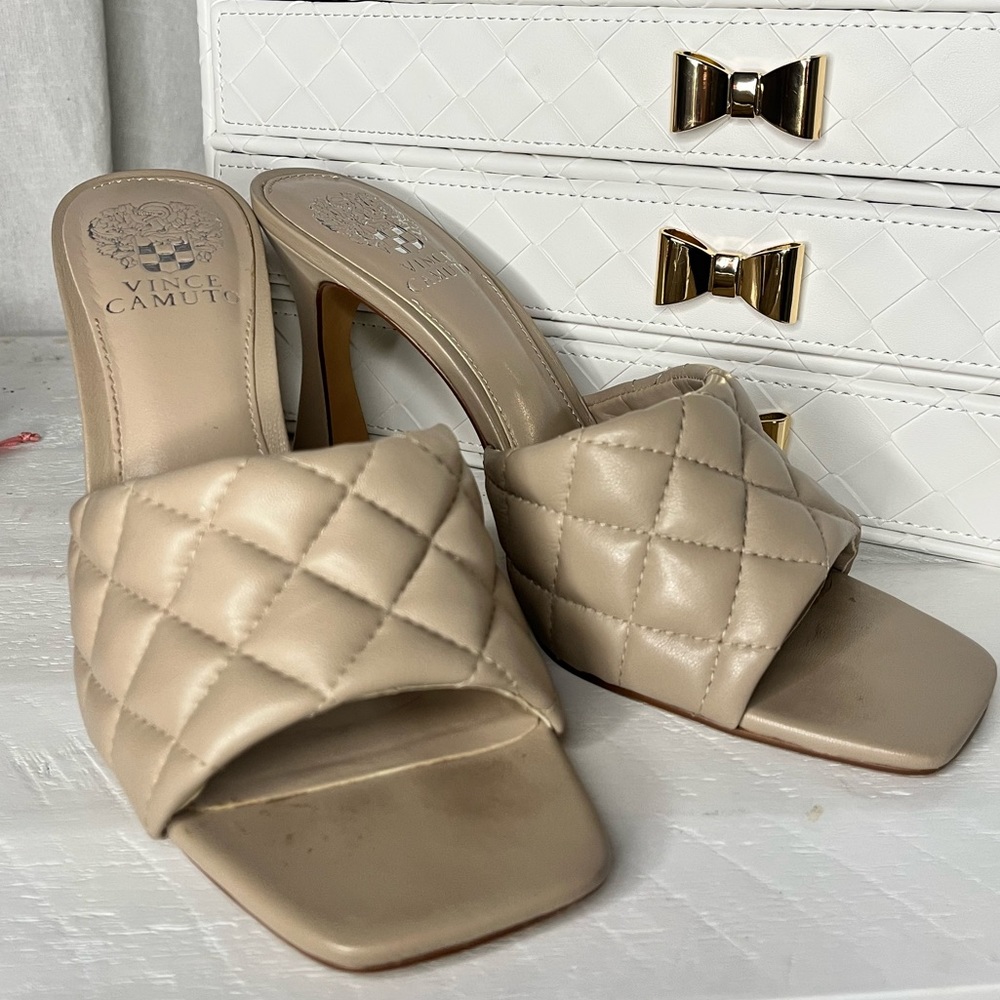 Vince Camuto Nude Quilted Heels Size 7.5